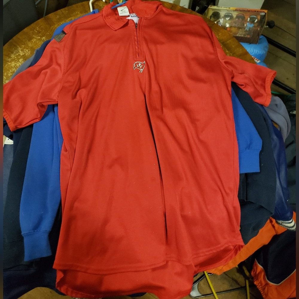NFL Tampa Bay Buccaneers shirt